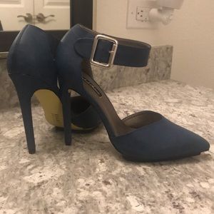 Hardly Worn Blue Michael Antonio Heels